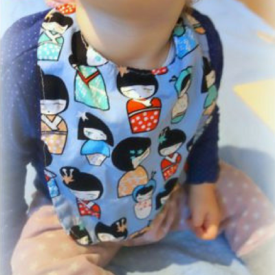 Babylatz Hummel Nähen fürs Baby Nähideen zur Geburt schnelle Nähprojekte kostenlose Schnittmuster Gratis-Nähanleitung