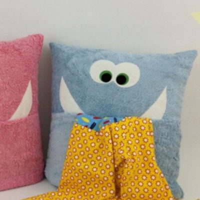 Pyjamakissen nähen Kissen für Kinder Monsterkissen Kinderkissen kostenlose Schnittmuster Gratis Nähanleitung