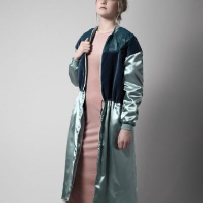 Satin-Mantel Jacke Damenmantel Nähen für Frauen kostenlose Schnittmuster Gratis-Nähanleitung