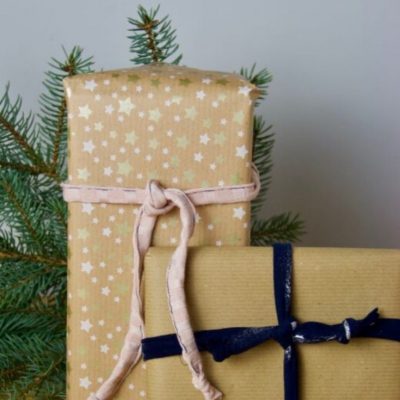Geschenkband Stoffreste nähen Weihnachten Geschenke kostenlose Schnittmuster Gratis-Nähanleitung