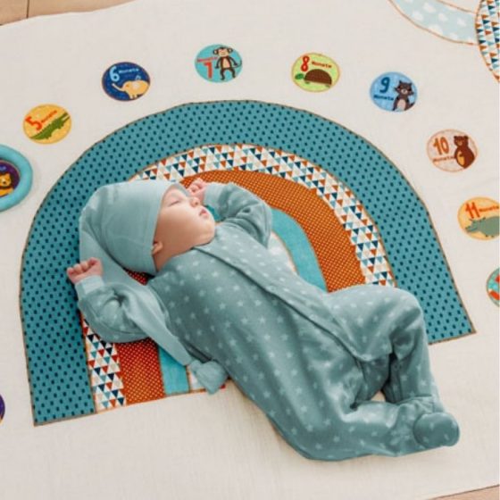 Meilenstein Decke Babydecke Krabbeldecke für Fotos Entwicklungsschritte Baby erstes Jahr Geschenke zur Geburt kostenlose Schnittmuster Gratis-Nähanleitung