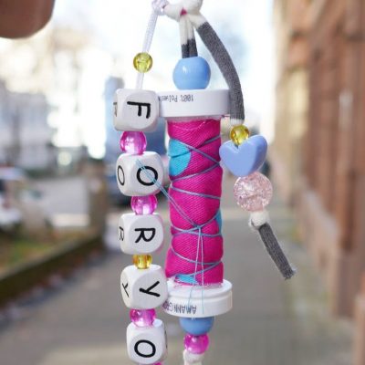 Naehgarnrollen Anhaenger diy schluesselanhaenger witzig naehen kostenlos gratis Freebook