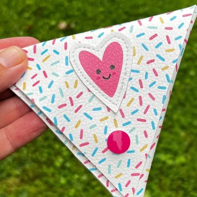 dreiecks etui naehen kostenlos schnittmuster kleines kunstleder taeschchen naehidee gratis